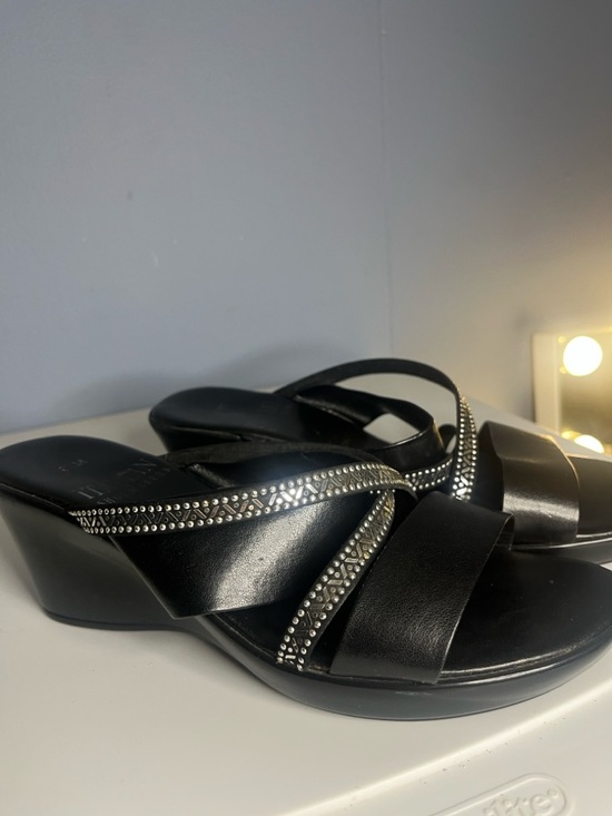 Italian Shoemakers Shoes - Italian Shoemakers Black Crisscross Slide Sandals